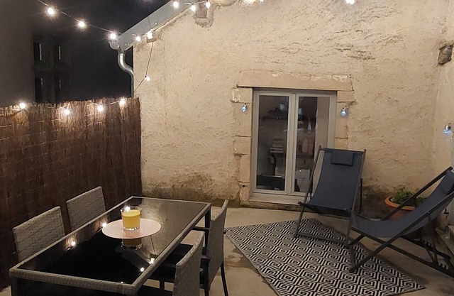 Bel Appartement en Plein Centre du Village de Pesmes, Tout Équipé