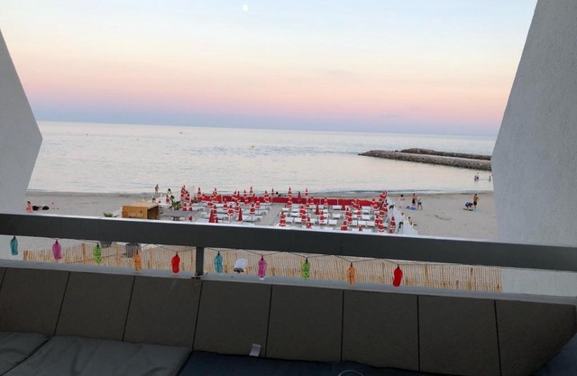 Bel appartement F1 cabine 30m² face mer parking