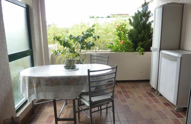 BEL APPARTEMENT T2 LES CHARTREUX centre ville