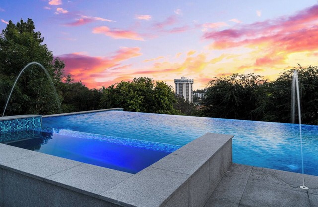 Bellagio Estate/8bdr infinity pool
