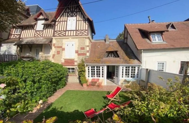 Belle Epoque villa on the beach