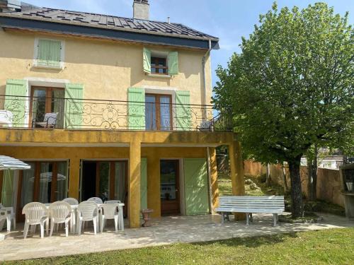 Belle maison au centre de Villard de Lans avec grande terrasse et jardin - FR-1-515-4
