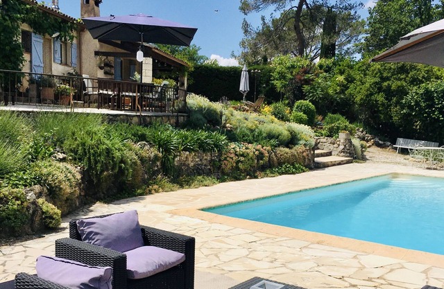 Belle Villa Provencale Dans un Écrin de Verdure
