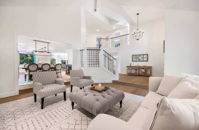 Bellevue Lakemont 4BR&Den, Hot Tub & EV Charger