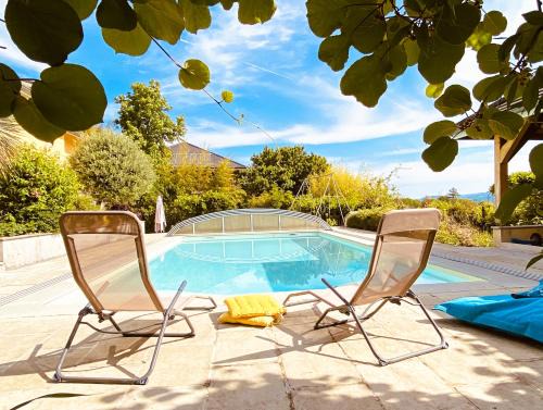 Bellevue T1 cozy avec piscine et panorama alpin - proche du lac