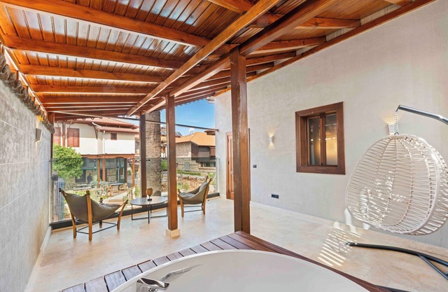 Belmondo Suites Old Town