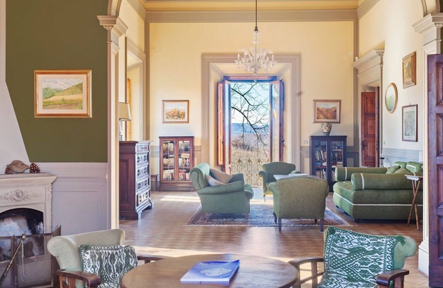 Belvilla by OYO Cosy Holiday Home with Pool