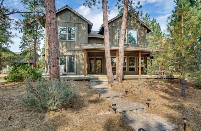 Bend Getaway in RiverWild-Walk to Deschutes River and Old Mill District