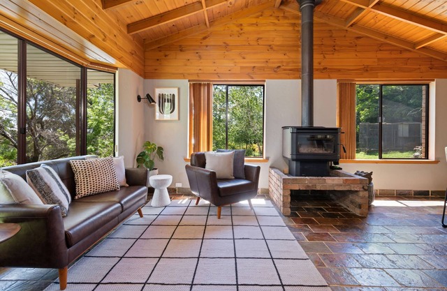 Bendalong | Rural Retreat, Short Drive to CBD