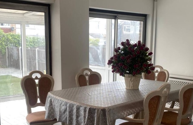 Benfleet Essex Homely Environment Atmosphere
