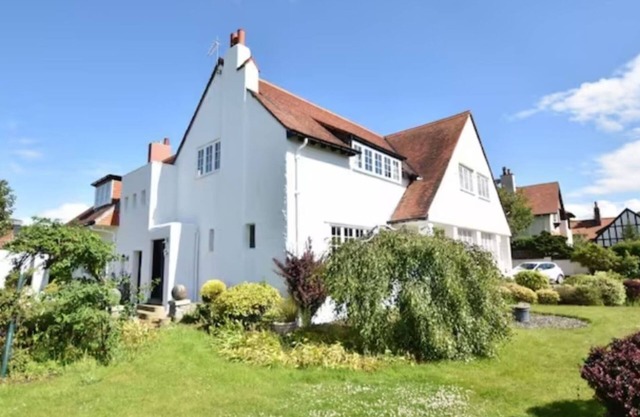 BentinckHouse - sleeps 10 guests in 3 bedrooms