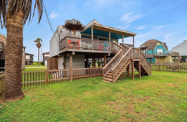 Bermuda Bungalow | Steps from the Sand!
