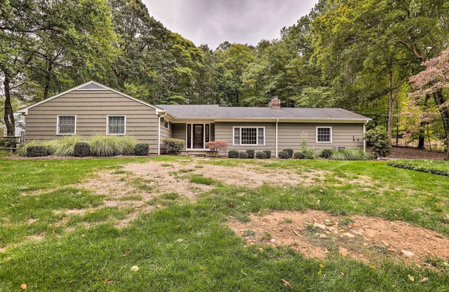 Bernardsville Abode w/Private Pool + Patio!