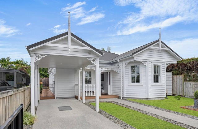 Bespoke Stays - Elegant Family Haven