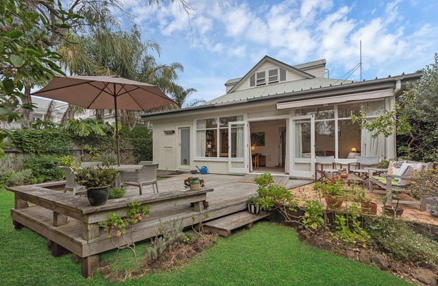 Bespoke Stays - Elegant Devonport Living