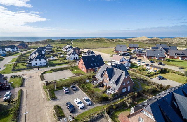 Bestlage Zwischen Dorfteich & Dünen. Traumhaftes Landhaus im Friesenstil