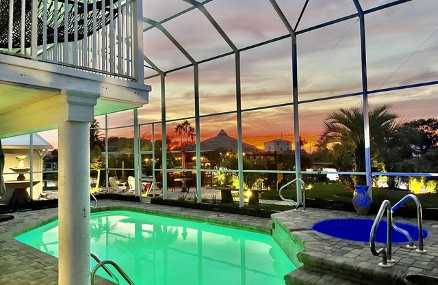 Best Direct Gulf Access. Waterfront Paradise, Private Beach, Heated Pool and Spa