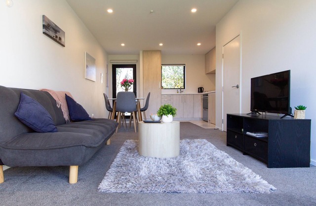 Best Location in Christchurch - Close to mall, shopping and Parks