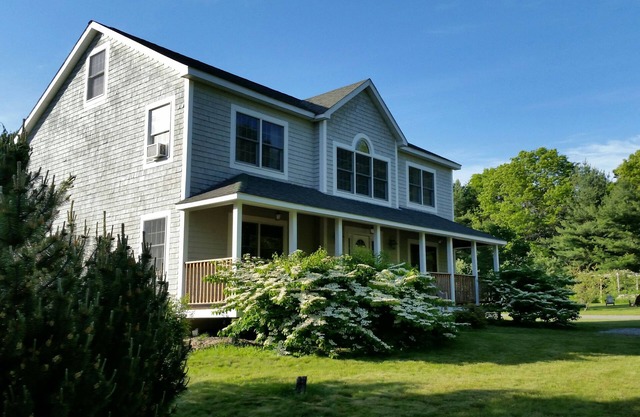 Best Location in Town! Near Perkins Cove and Marginal Way! Quiet and Private!