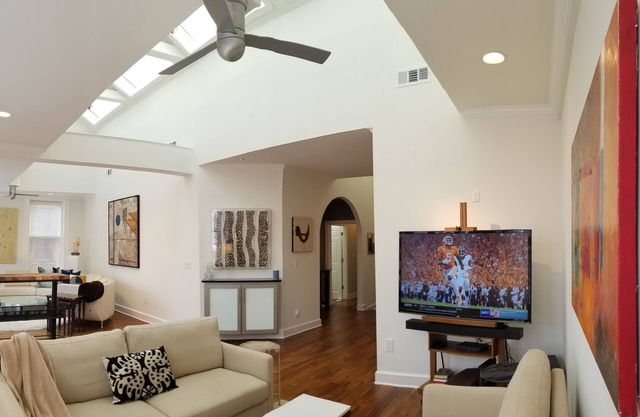 Best Memphis Penthouse - Downtown Condo 2BR