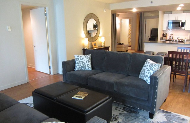 Best Seattle Location ~ Pike Pl Market 1 Blk ~ 1400 sf ~ Sleeps 8, 6 adults max