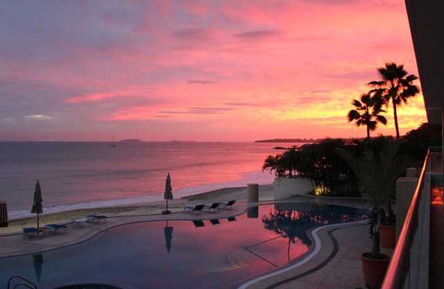 Best value ! Luxury Beach Front Condo