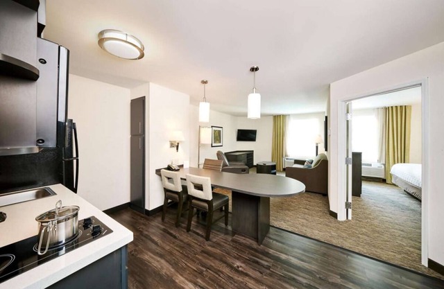 Best Value, Quality Stay! 3 Spacious Units, Near Addison Airport, Pet-Friendly