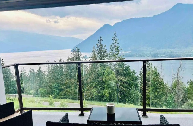 Best views in all of Sicamous!n