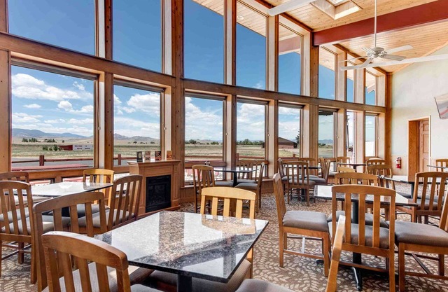 Best Western Movie Manor