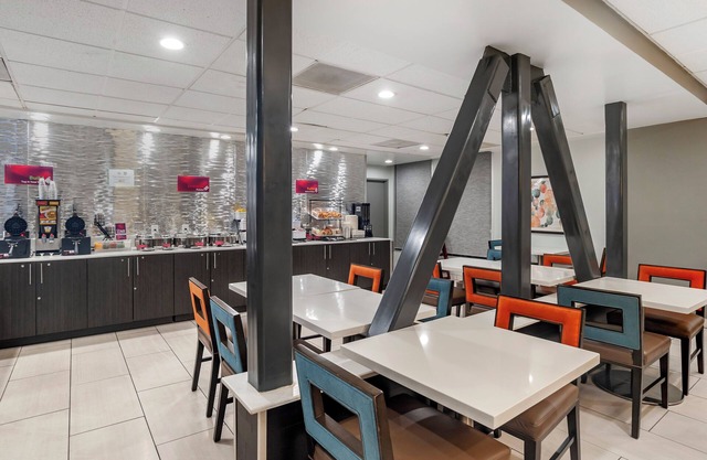 Best Western Plus Commerce Hotel