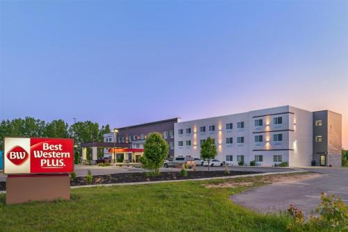 Best Western Plus Wayland Hotel