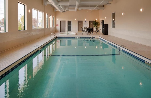 Best Western Plus Winnipeg Airport Hotel