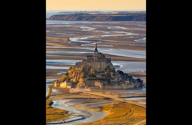 Between Mont Saint Michel and Saint-malo