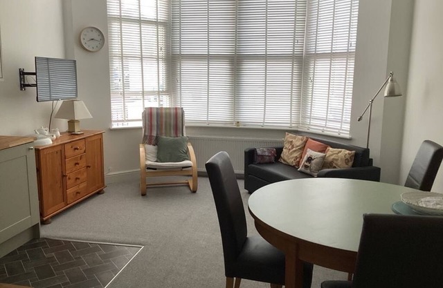 Bexhill Town Centre Flat - Less than 5 mins to the iconic De La Warr Pavillion.