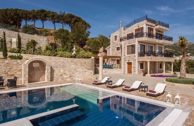 BH234 - R - Villa Heraklion