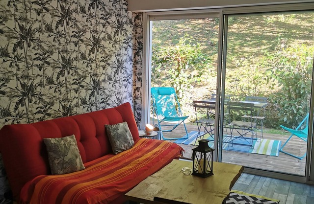 Biarritz charming two-room apartment with garden and parking!