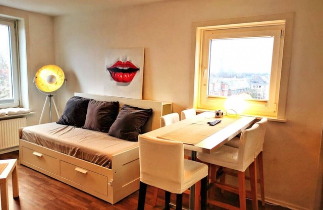 Big 5 Room City Apartment+Metro,Clean+free Wifi