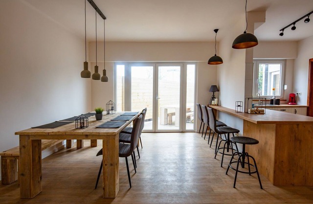 Big Baron Holiday Home Bruges - Free parking