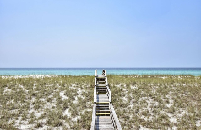 Big Daddy's Cottage-Gulf Front Private Home Sleeps 22