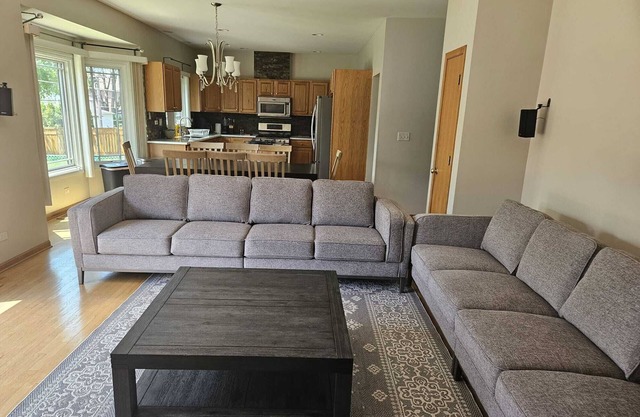 Big Family Home with 4 King Beds