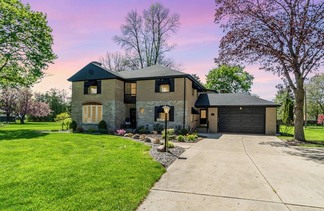 Big House with game room, ideal for gathering, centrally located, large yard