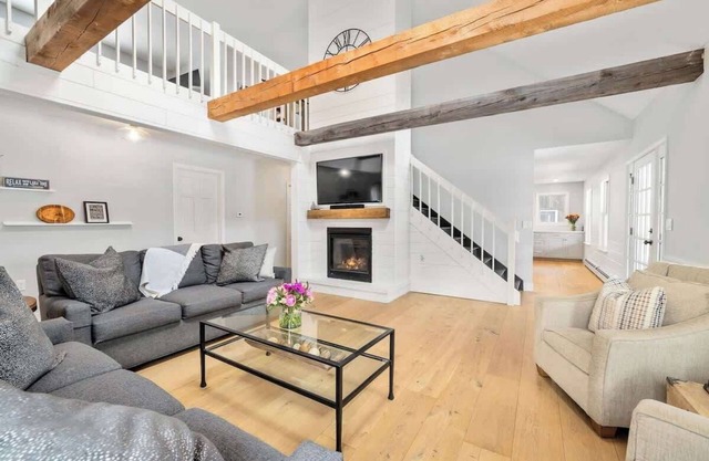 "Big Sky" Retreat Atop Sunapee/Ski + Lake Life