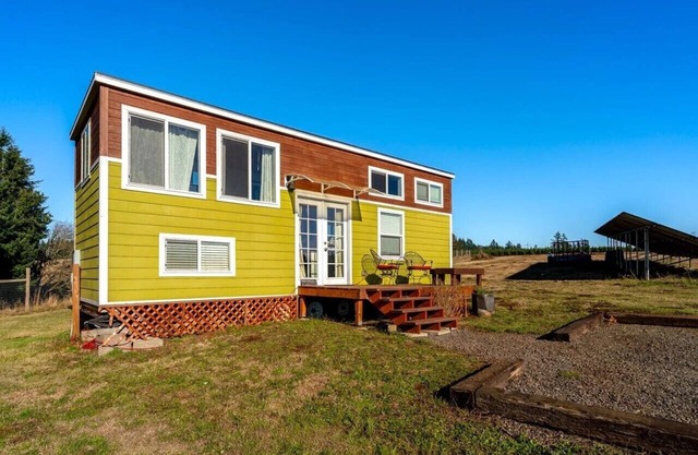 Big Tiny Home with panoramic views at Buena Vista Lavender Farm