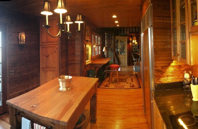 Big Twin Lake Lakefront Lodge