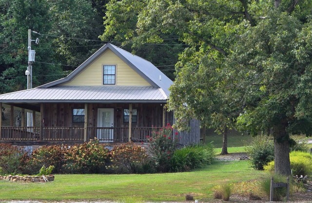 Billie’s Bunkhouse~Quiet location close to town!