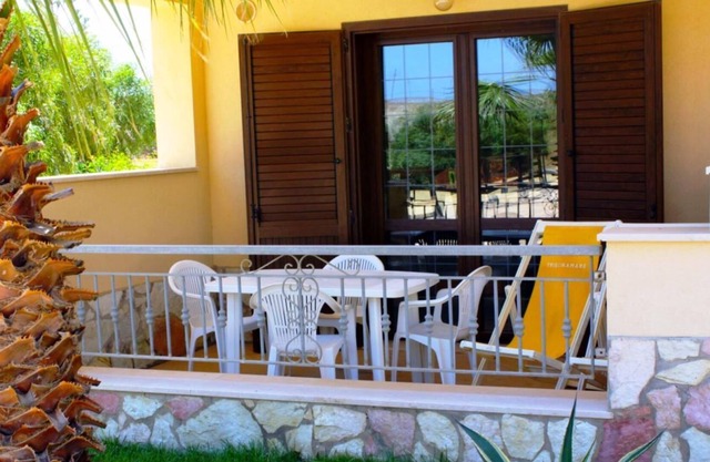 Bilo 2 - One Bedroom Resort, Sleeps 2