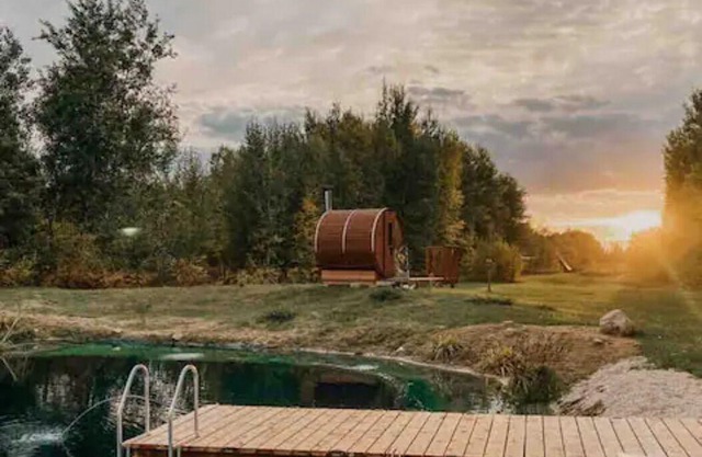 Birch A-Frame Solar off-grid with Sauna & Pool
