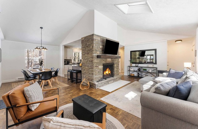 Birchwood by AvantStay | Game Room + Lake Access