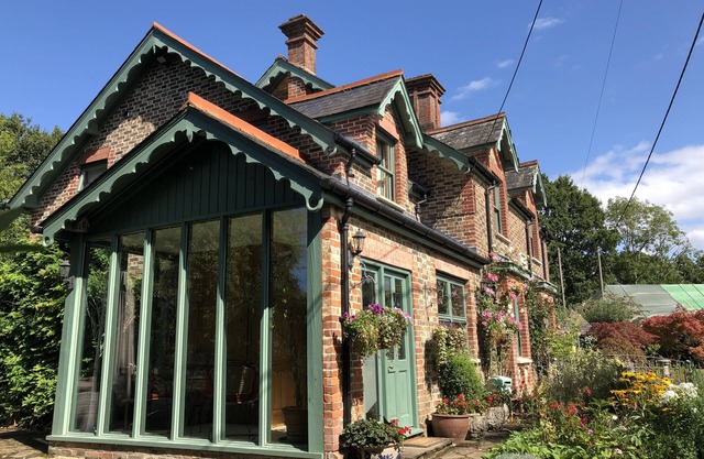 Birchwood Cottages presented by Lazy Daze.