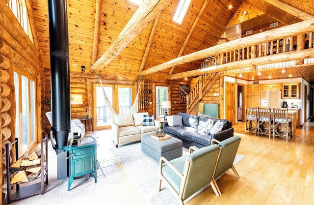 Birchwood Lake Log Cabin Retreat